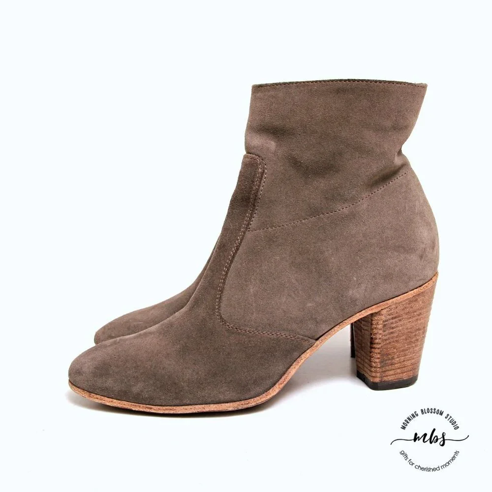 Alberto‎ Fermani Suede Side Zip Heeled Ankle Boots in Tan Women Size 7